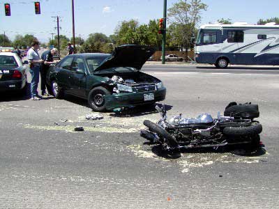 موضة شباب اليومين دوول !!!!!!!!!!!! Motorcycle-accident-intersection1